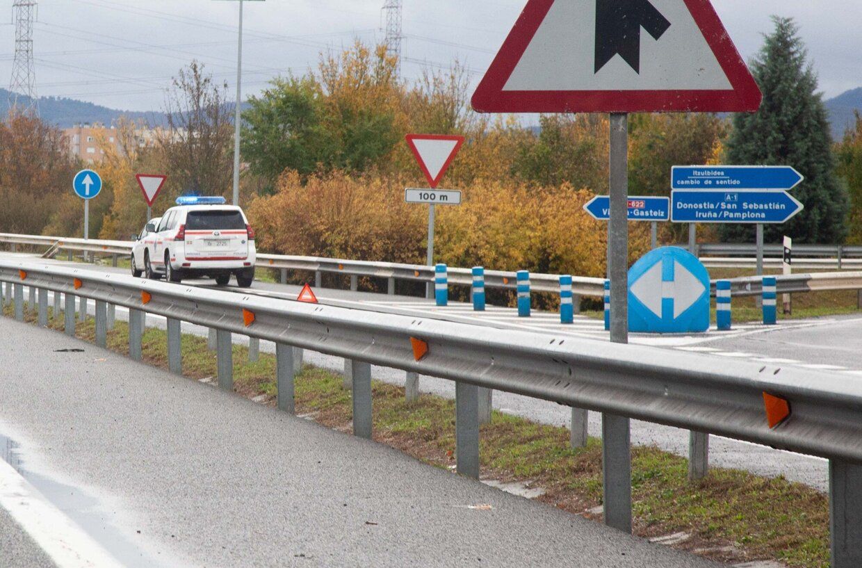 En imágenes: muere una joven atropellada a la entrada de Vitoria por Portal de Foronda
