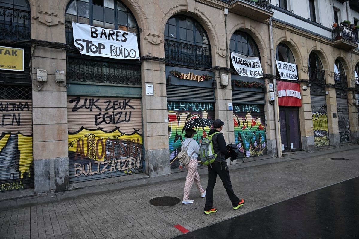 Vecinos de Marzana reivindican su derecho a descansar frente al ruido de terrazas y bares