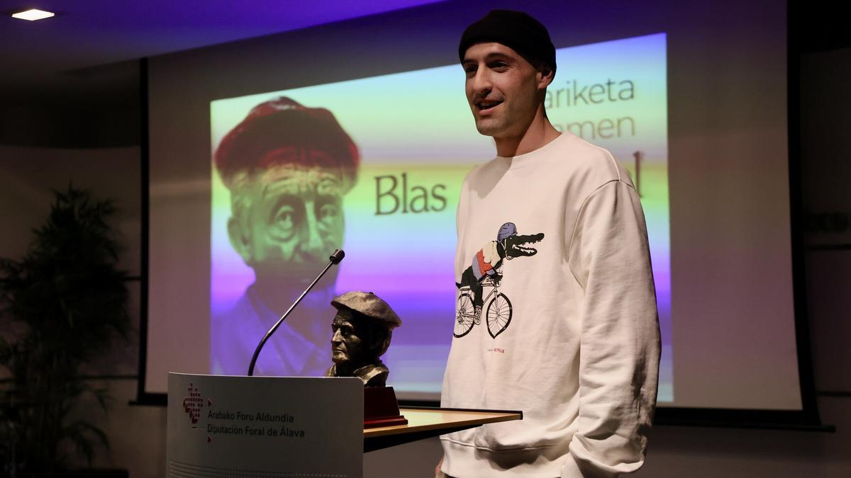 Unai Beltrán de Lubiano Barredo fue reconocido con el premio de la Modalidad B, reservado para personas que no tienen todavía reconocida oficialmente la condición de artesanas, por su trabajo Magaletan