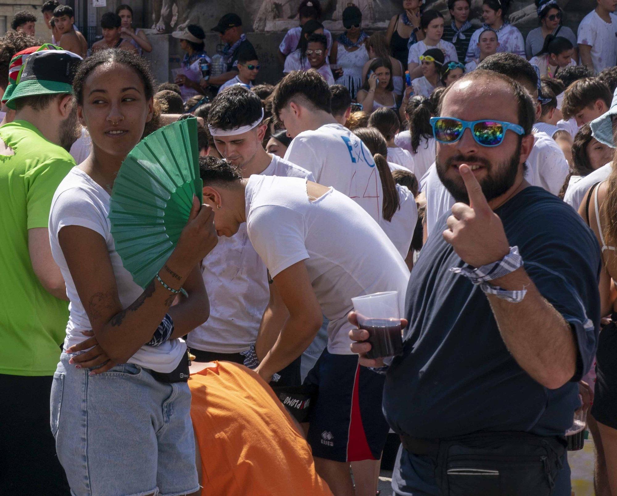 En imágenes: Vitoria sale a la calle a celebrar La Blanca tras el txupinazo