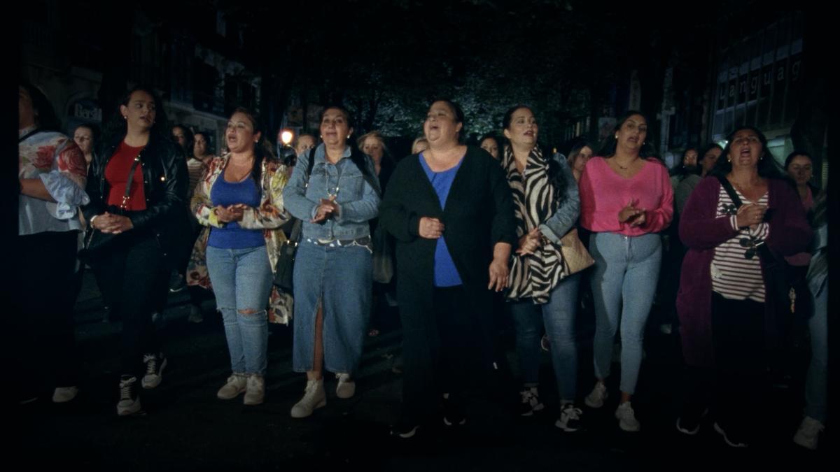 Fotograma del corto &#039;El regalo&#039;, segundo proyecto de Lara Izagirre en colaboración con AMUGE (Asociación de Mujeres Gitanas de Euskadi).