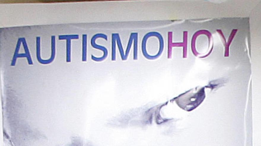 Foto de archivo de la rueda de prensa de presentación de las I Jornadas de Autismo en Navarra.