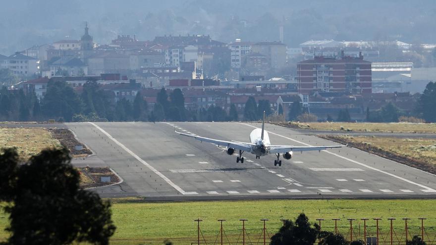 Un vuelo cancelado en el aeropuerto de Bilbao a consecuencia del viento del lunes