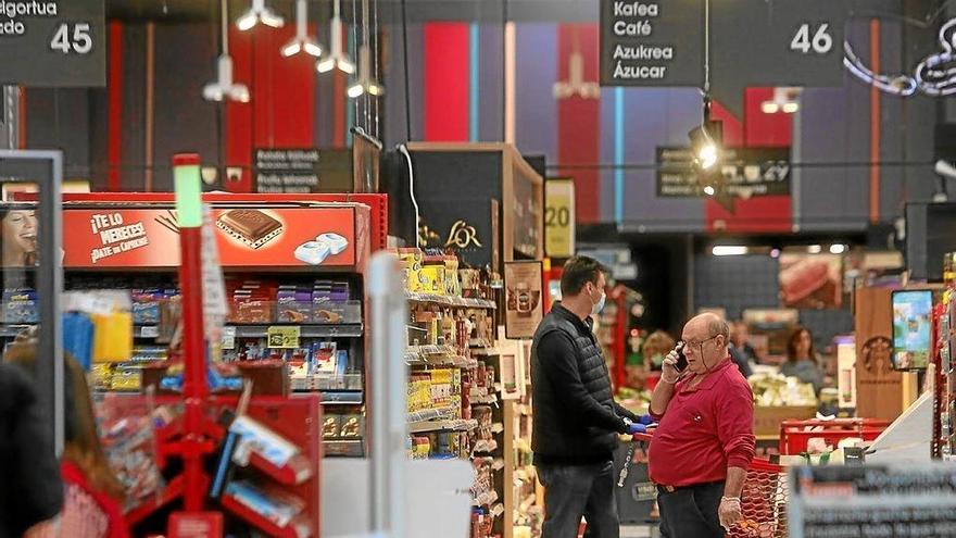 Las ventas y el empleo bajaron en los centros comerciales el año pasado a causa de la pandemia. Foto: O. Martínez