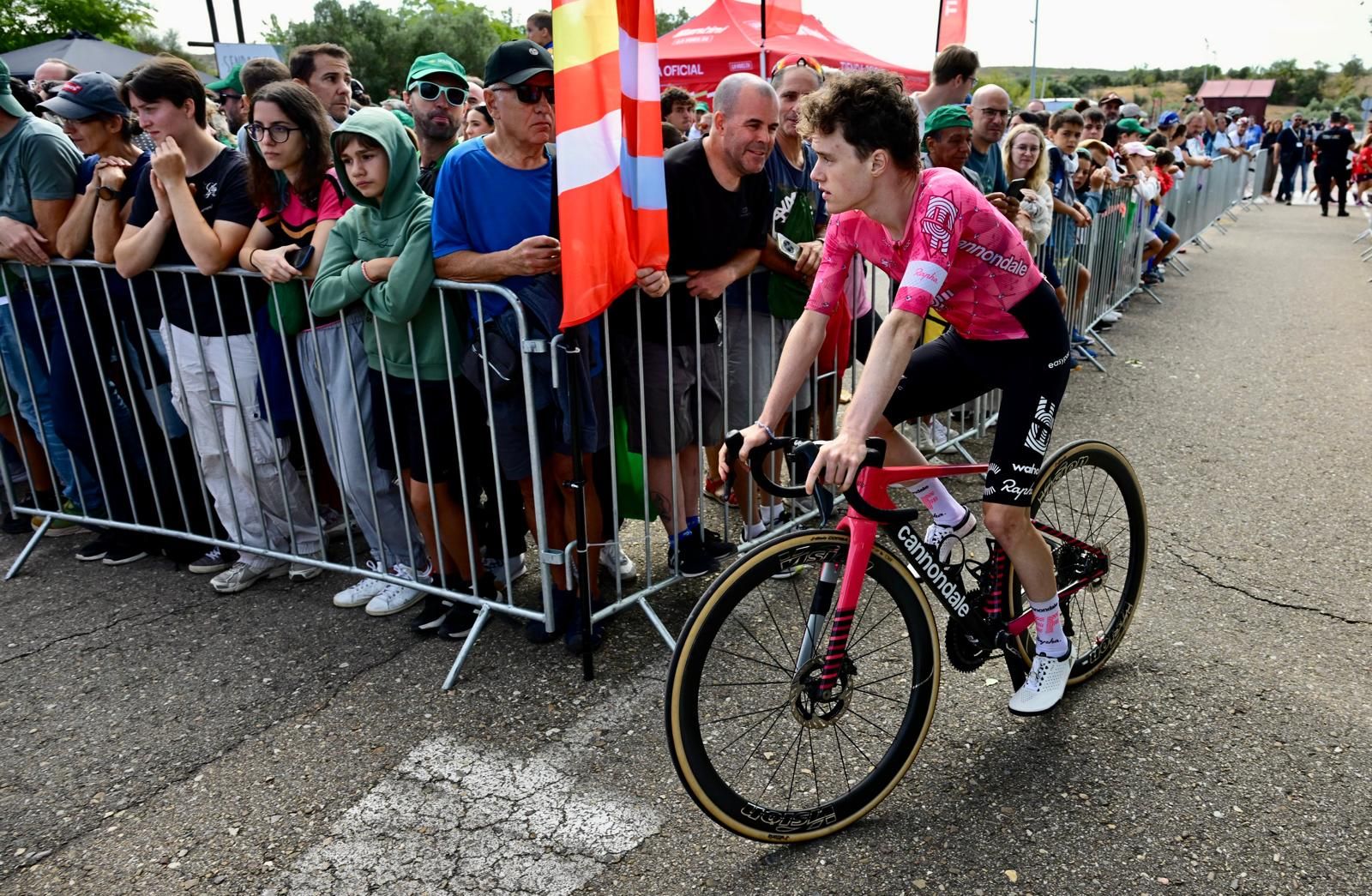 Fotos de la etapa navarra de La Vuelta 25 entre Sendaviva y Larra - Belagua