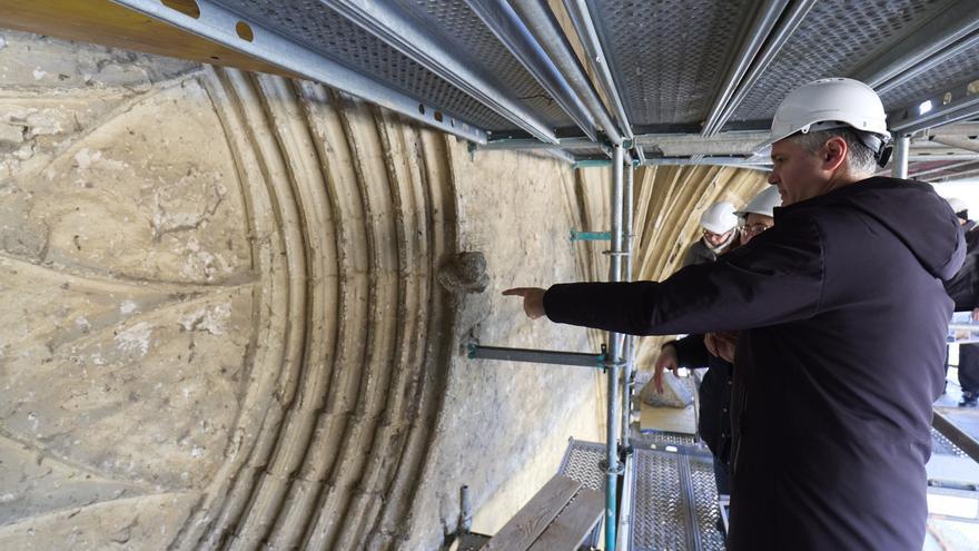 Cultura conoce el avance de las obras de restauración de la iglesia de San Salvador de Sangüesa