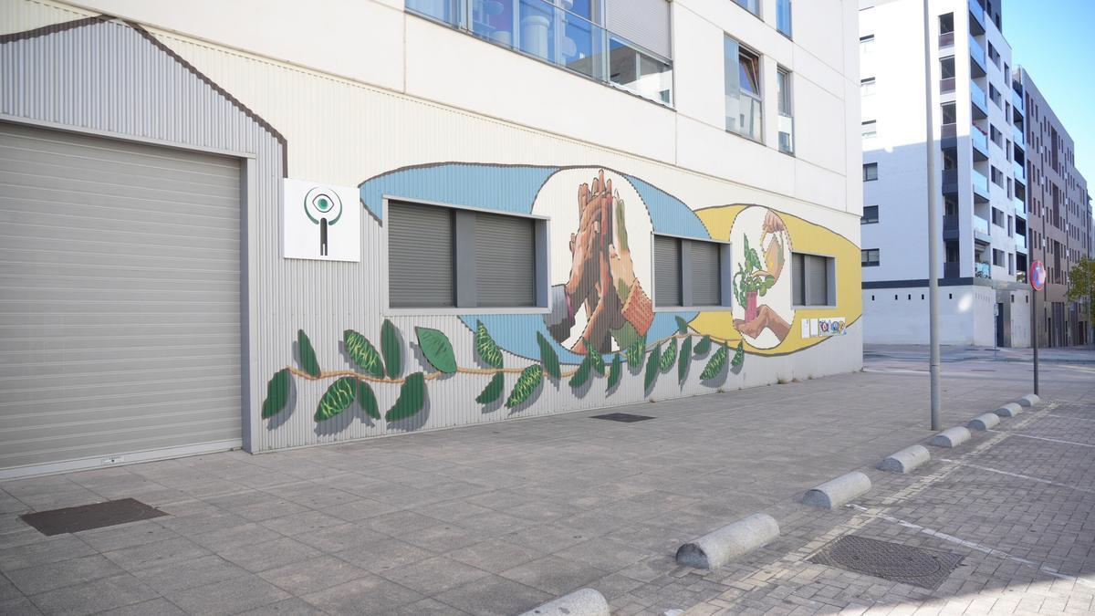 Parte del mural creado en la sede de Itxaropena.