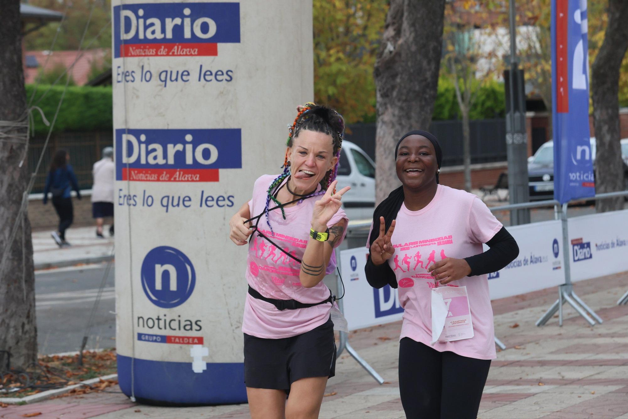 En imágenes: Vitoria se vuelca con la VI Carrera Solidaria contra el Cáncer de Mama