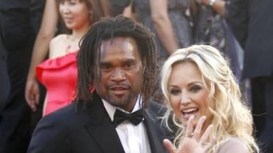 Adriana Karembeu rompe su matrimonio con el exfutbolista del Real Madrid