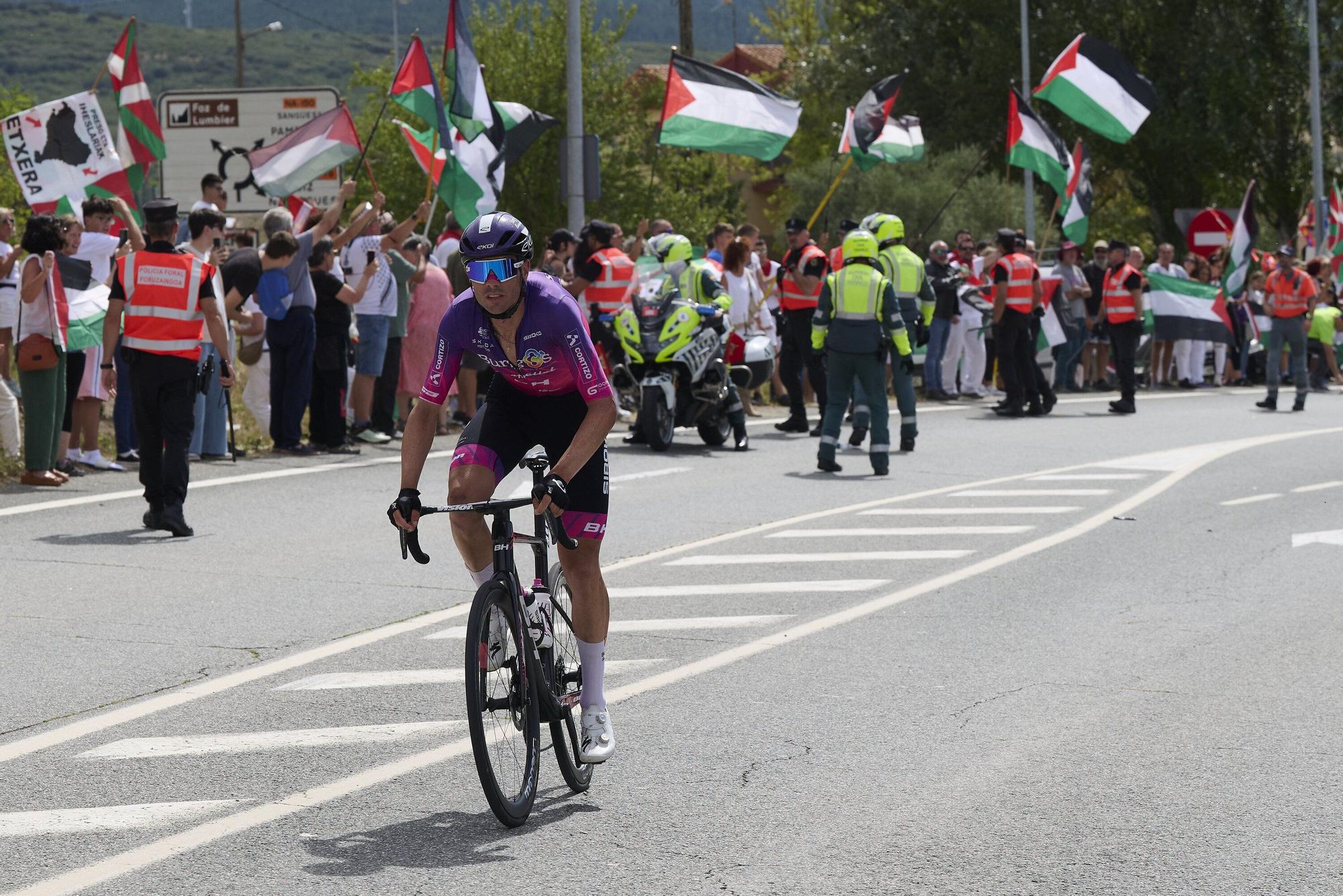 Fotos de la etapa navarra de La Vuelta 25 entre Sendaviva y Larra - Belagua