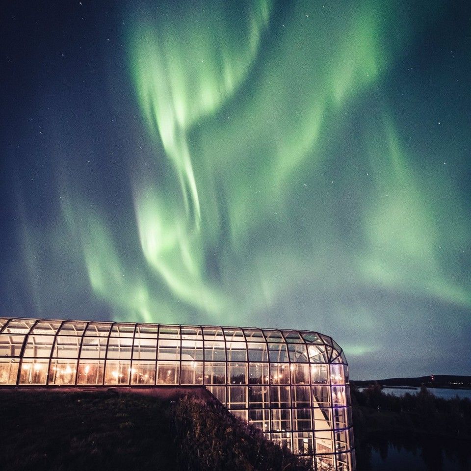 Las auroras boreales son un espectáculo nocturno.