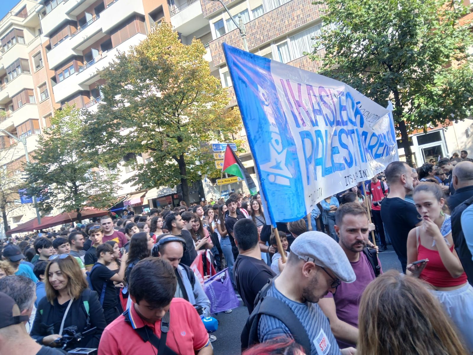 Miles de personas se manifiestan en Bilbao en apoyo al pueblo palestino