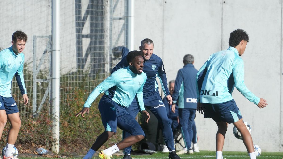 Iñaki Williams en el entrenamiento de ayer en Lezama