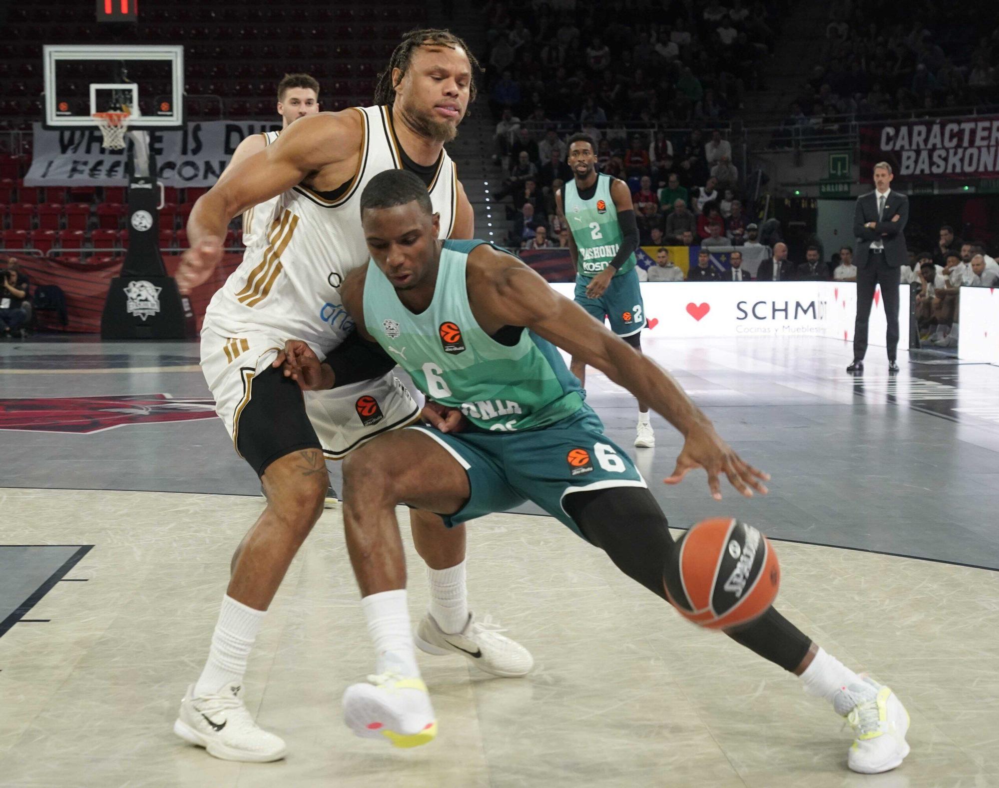 Todas las imágenes del Baskonia - Dubái (92-85)