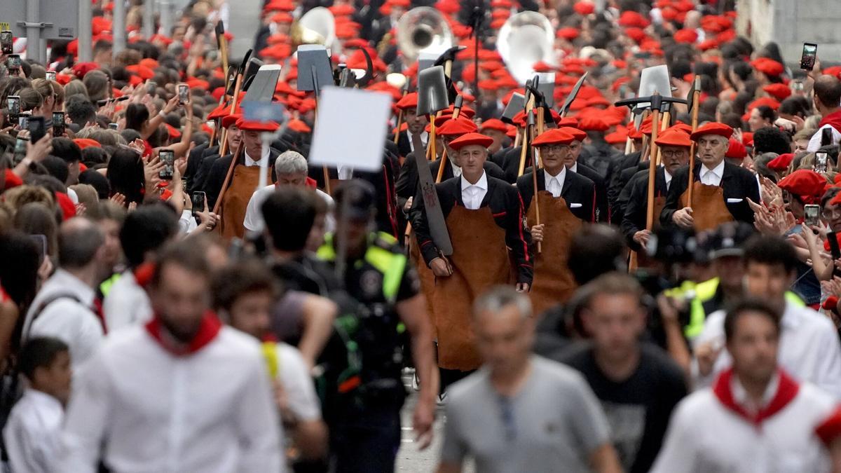 Instante en el que arrancaba el Alarde tradicional de Irun, el primero de la mañana / Ruben Plaza Instante en el que arrancaba el Alarde tradicional de Irun, el primero de la mañana / Ruben Plaza