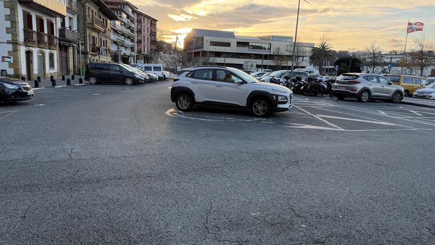 Pasaia comenzará a multar a los coches mal aparcados el 9 de enero