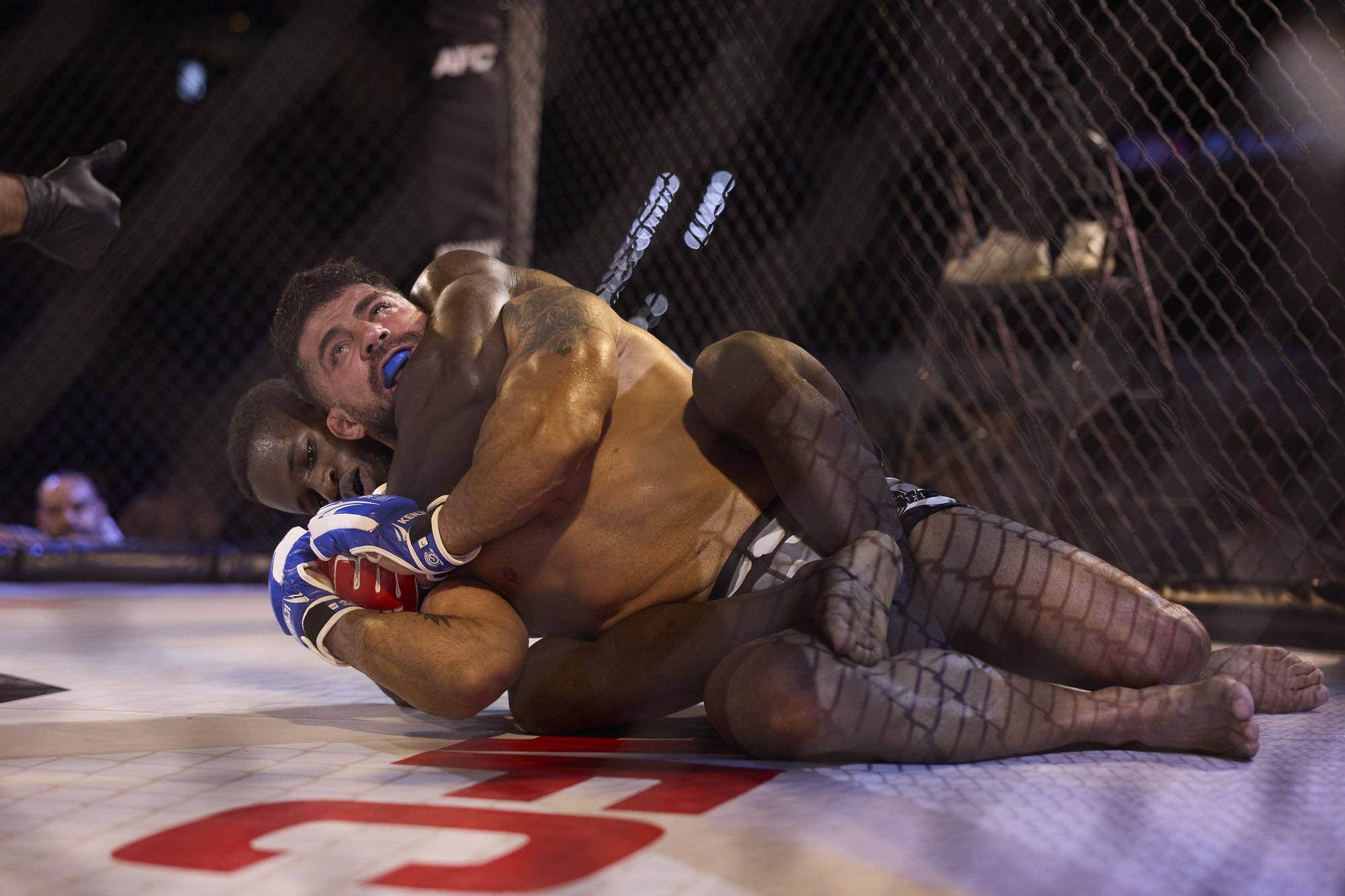 El Muay Thai pone en pie el Navarra Arena