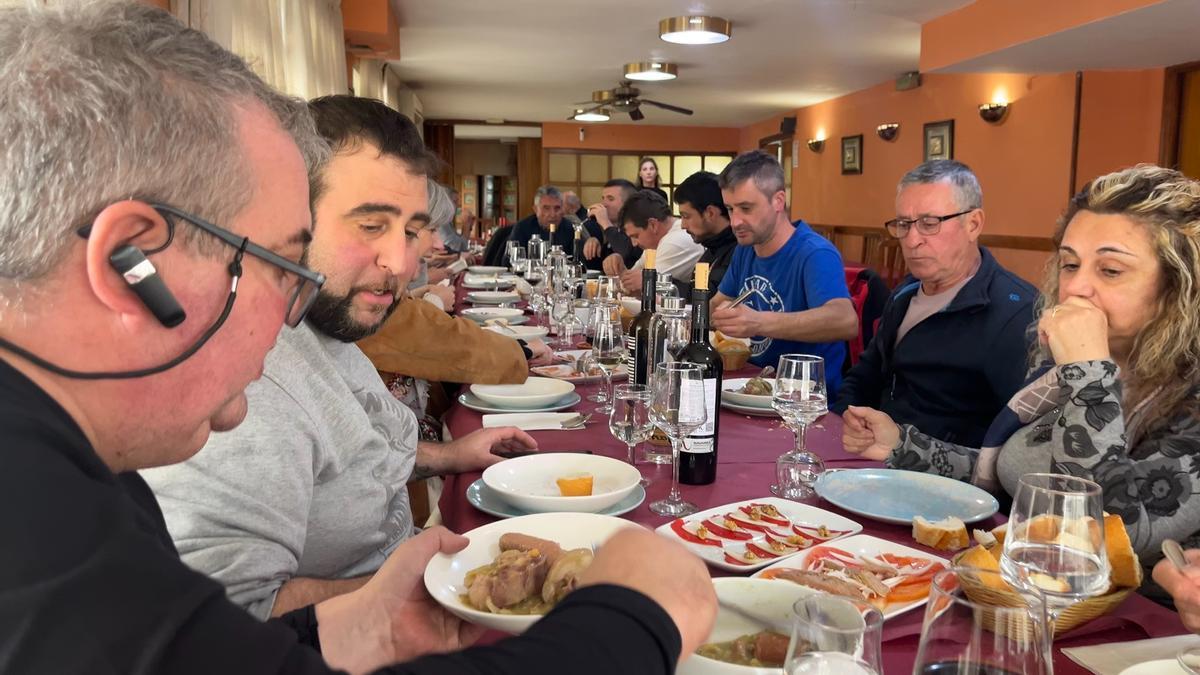Participantes en la comida que ha tenido lugar en el Antonio.