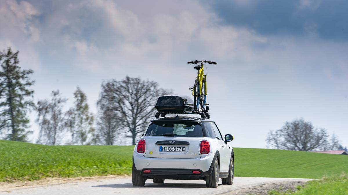 Cuida la aerodinámica del coche.