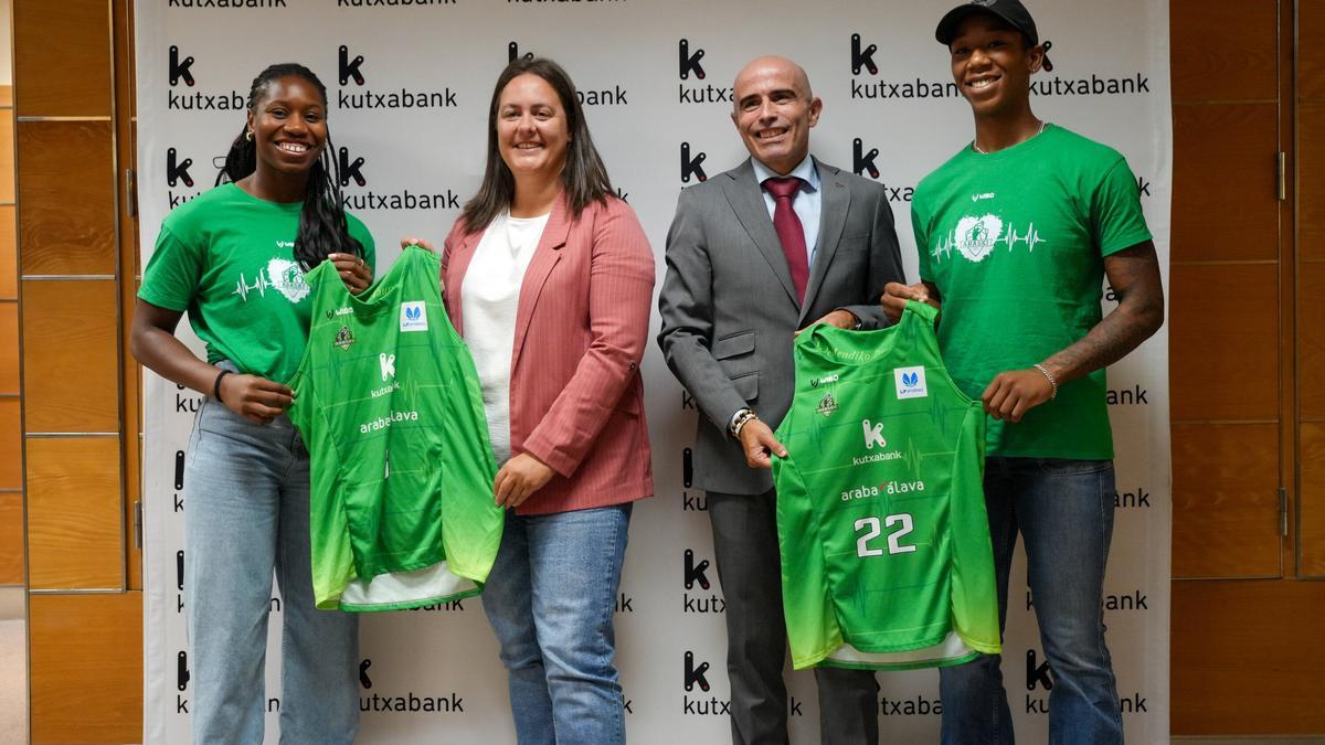 Dembele y Toussaint, presentadas como jugadoras del Araski