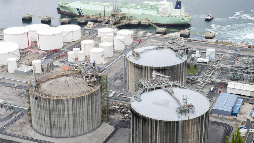 El precio del gas se desploma por las altas reservas y la caída en el consumo