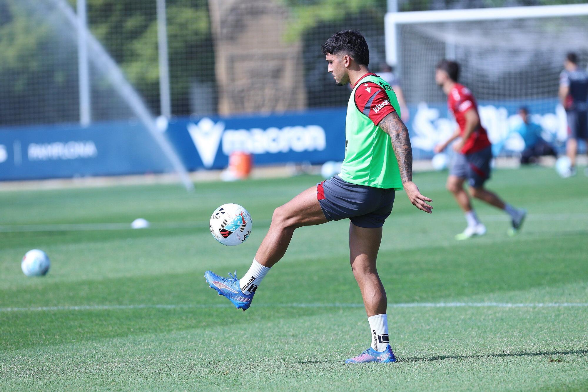 Osasuna se entrena en Tajonar tras la victoria ante el Valencia