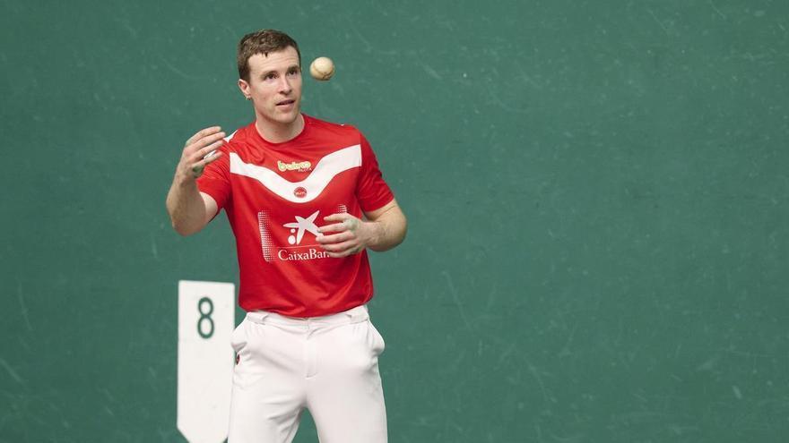 Peña II sustituye al lesionado Artola