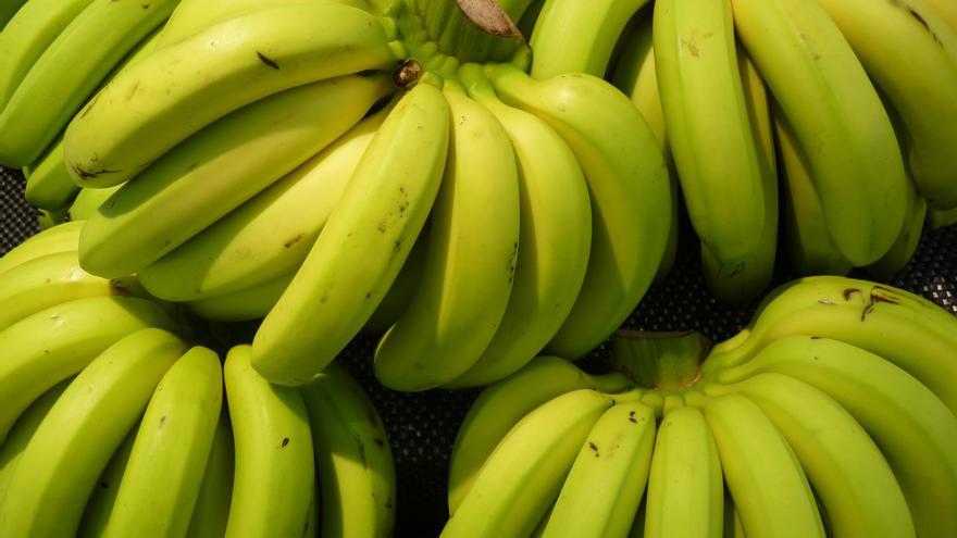 Una nutricionista recomienda dejar de esperar a que los plátanos maduren: "Cambia cómo envejeces"