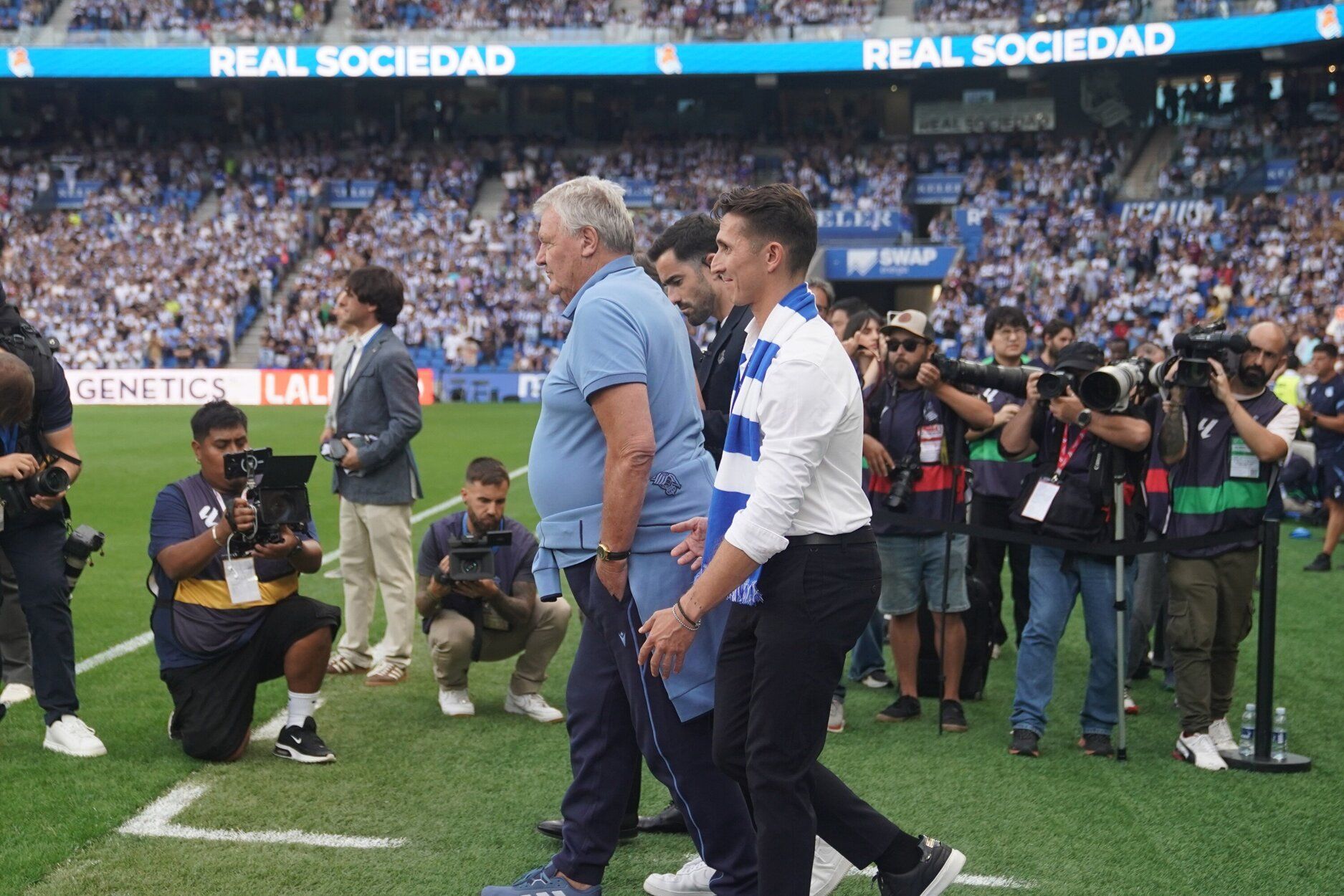 Anoeta homenajea a John Toshack