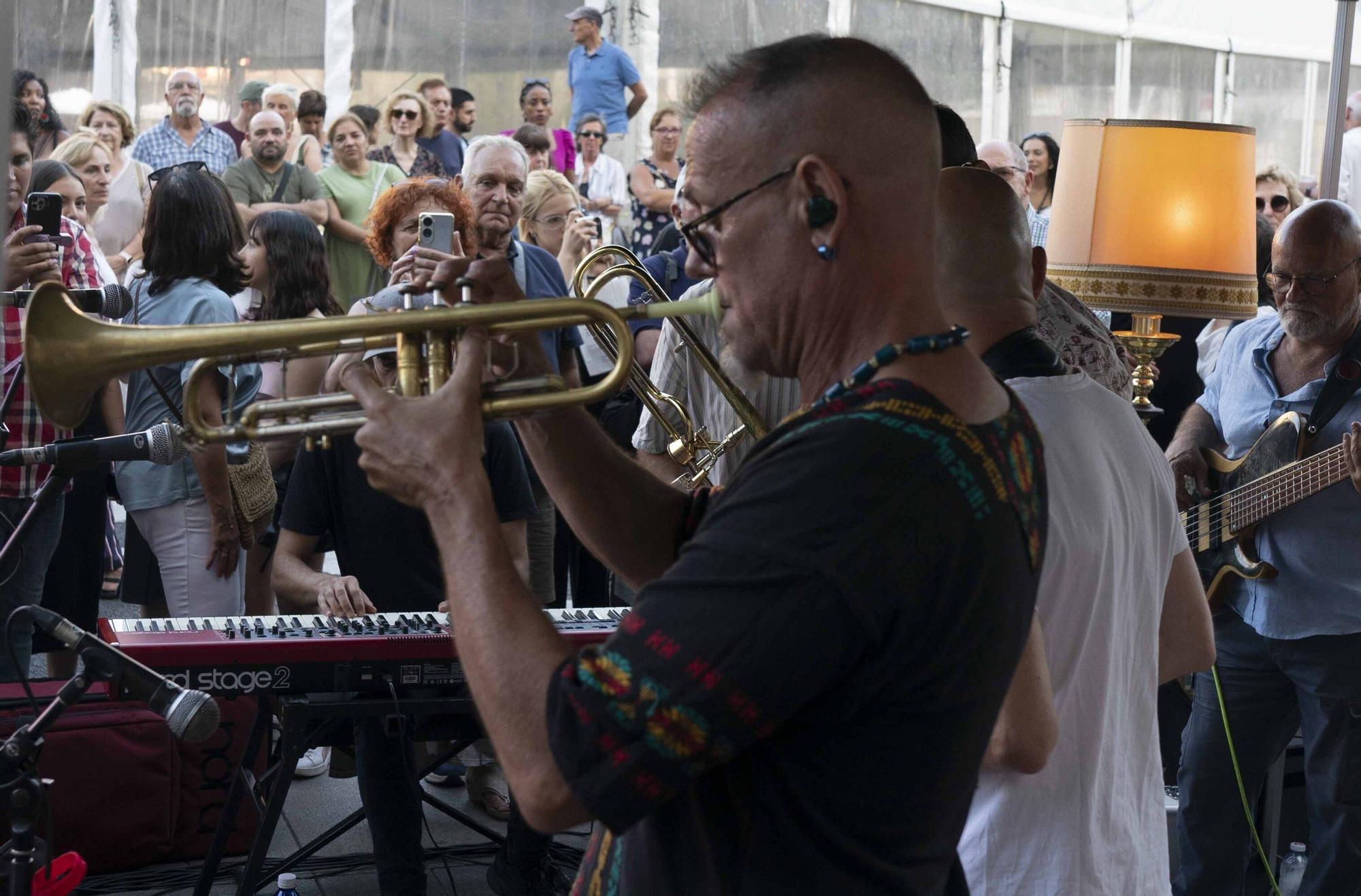 En imágenes: XXV Minijazz Café Dublín con Playa Canalla & Boston Kamikazes