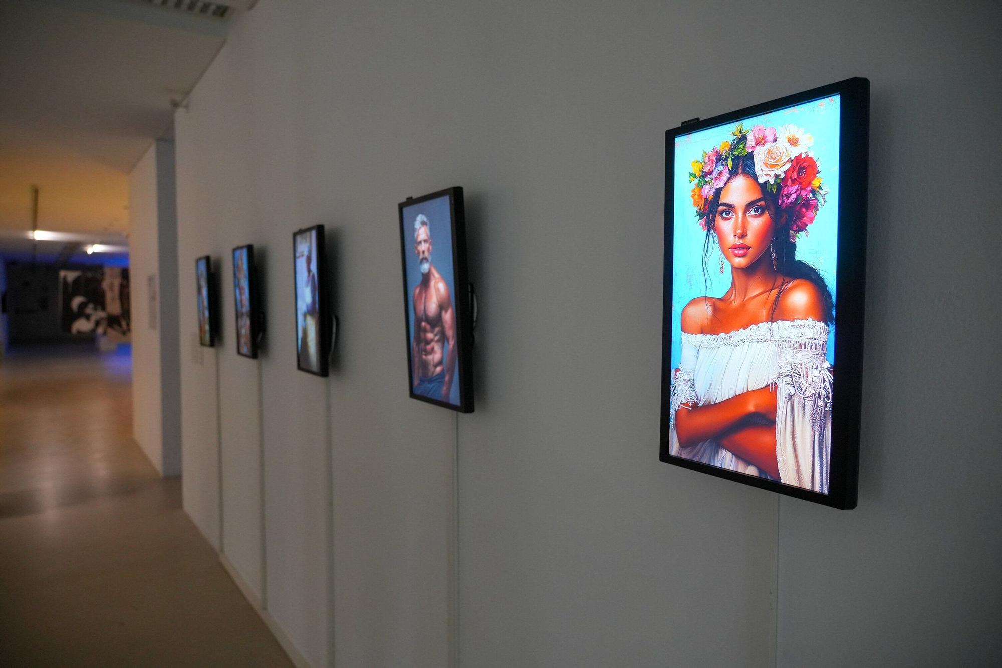 En imágenes: La exposición ‘¿Puede la Inteligencia Artificial ser feminista?’ en Montehermoso