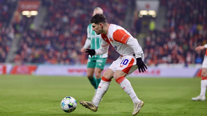 El Slavia vence antes de recibir al Athletic