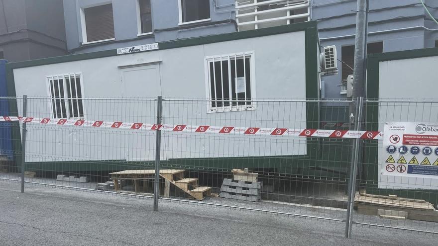 Vecinos de Aperribai, en Galdakao, muestran preocupación por la seguridad y salubridad en las obras del ascensor público