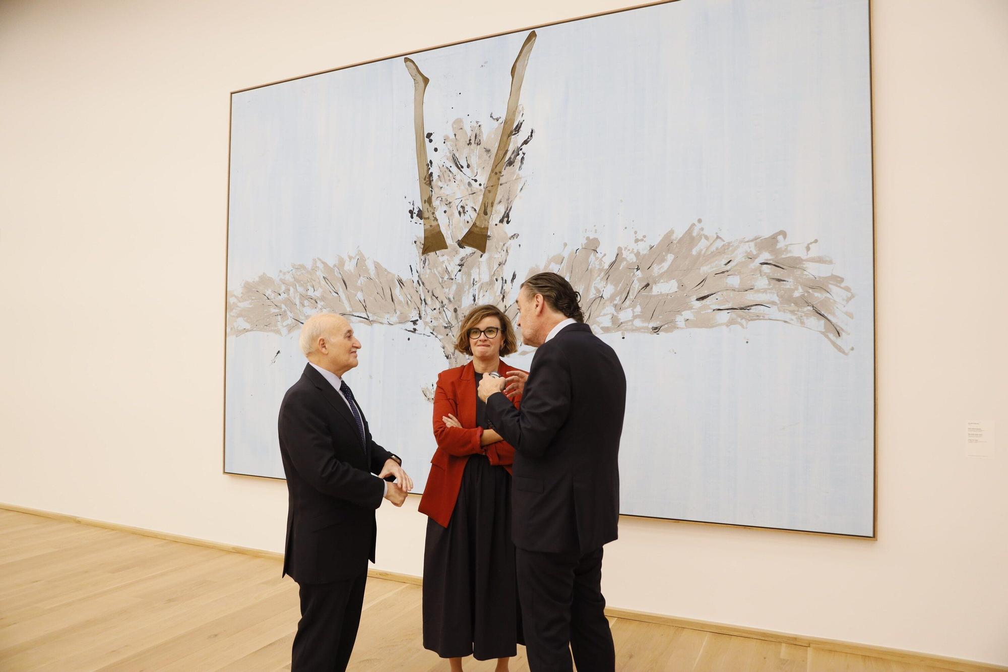 El edificio moderno del Bellas Artes reabre con Baselitz, el artista que decidió pintar el mundo al revés