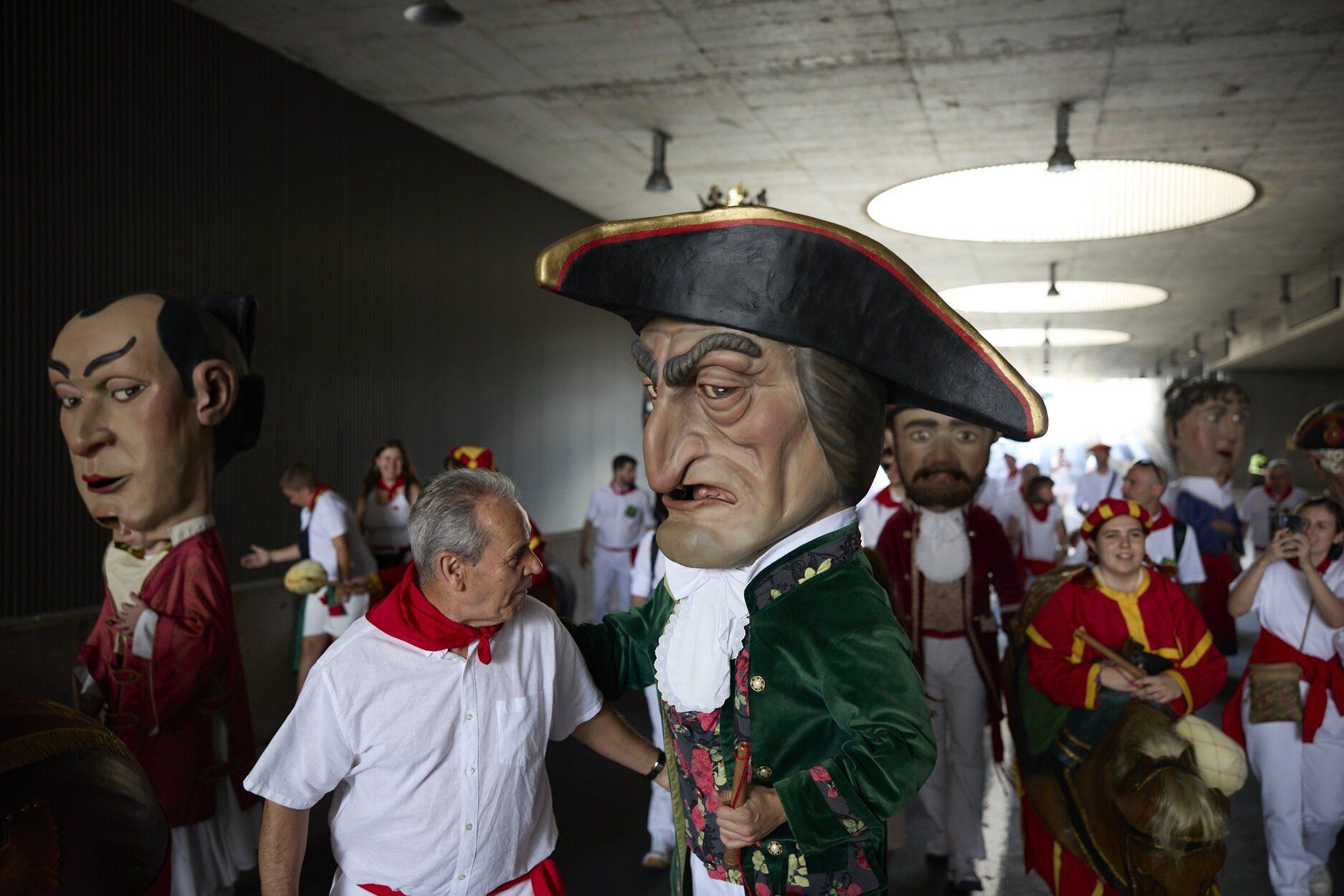Imágenes de la primera salida de la Comparsa de Gigantes estos Sanfermines