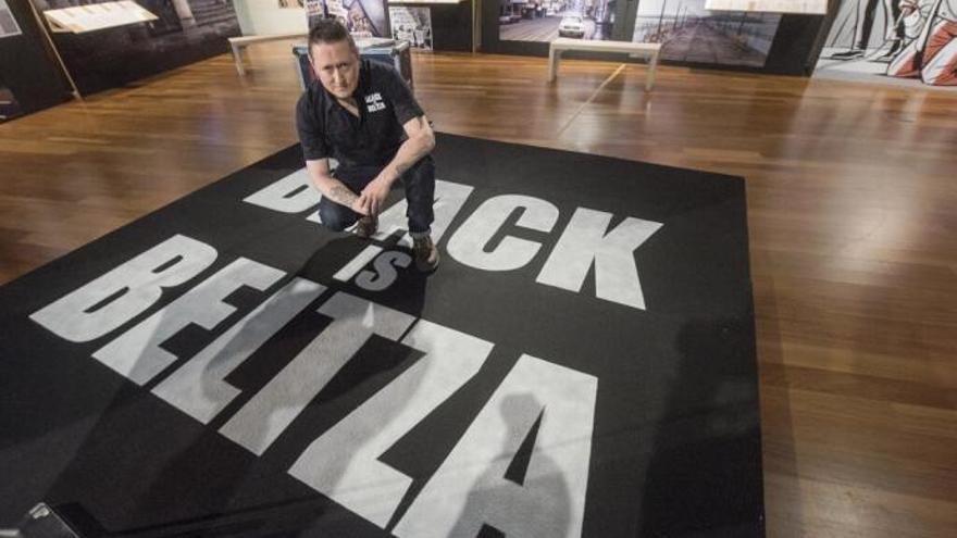 Fermin Muguruza, en 2018, cuando presentó en Donostia la exposición Black is beltza