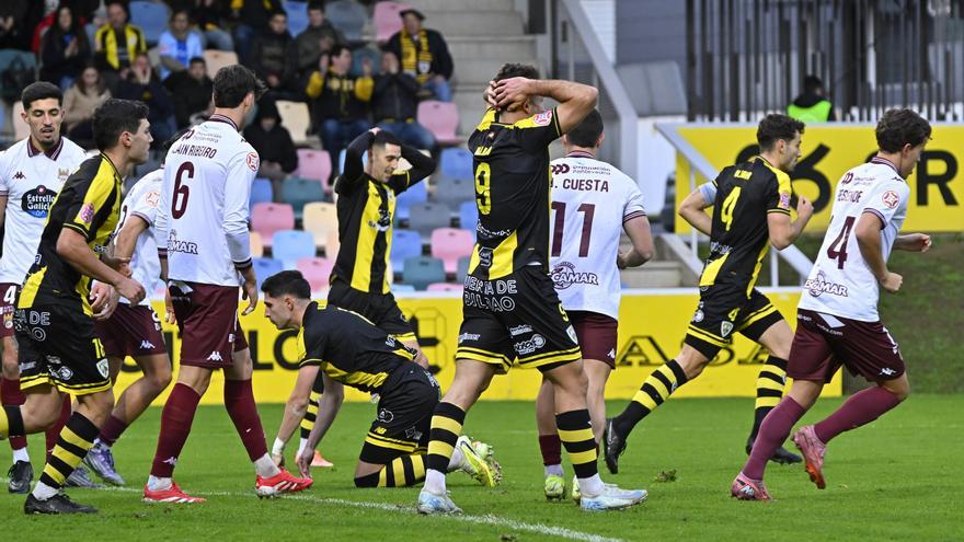 El Pontevedra lleva la pesadilla antes de Navidad a Lasesarre