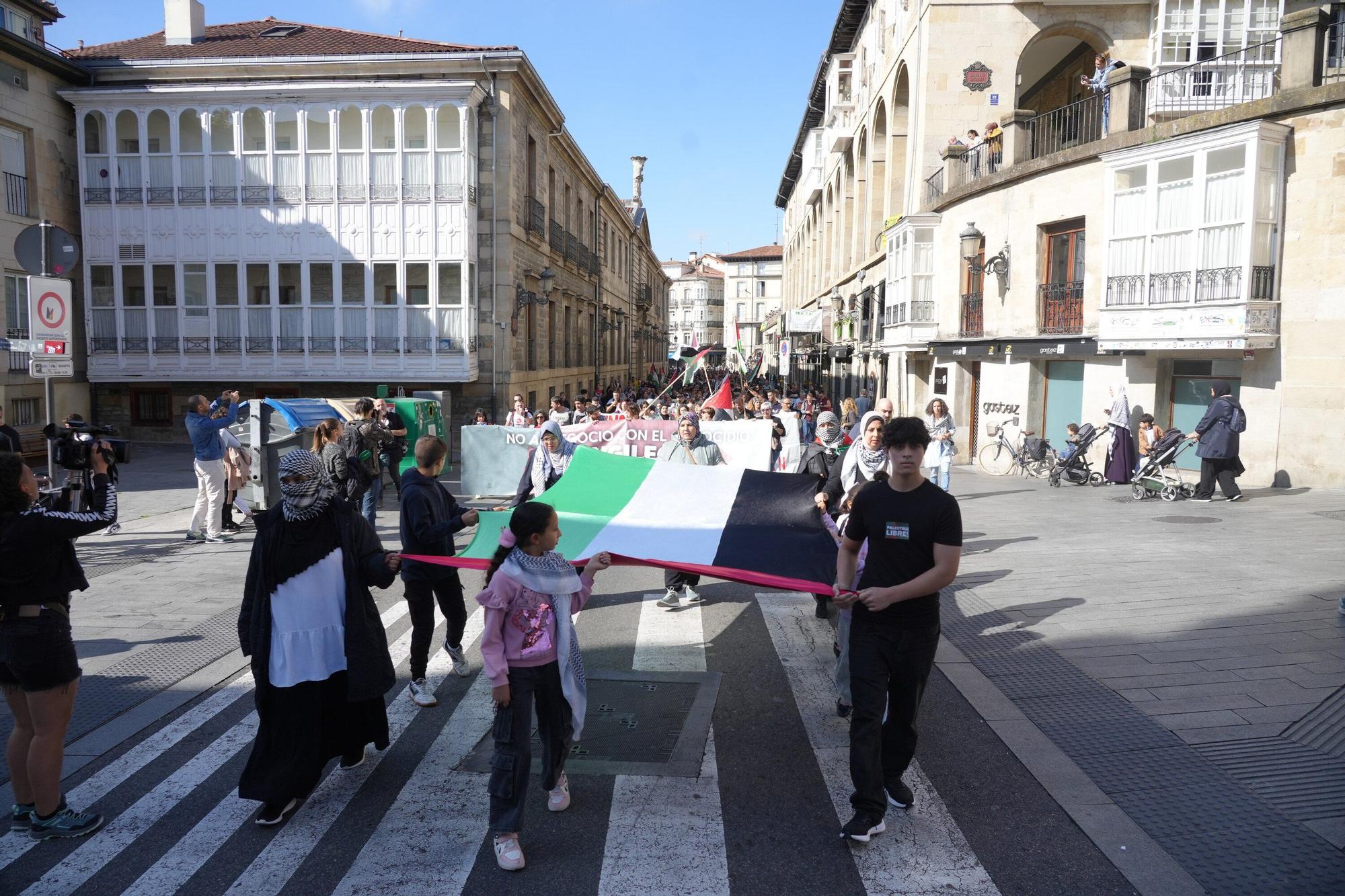 Manifestación en favor del pueblo de Gaza en Vitoria