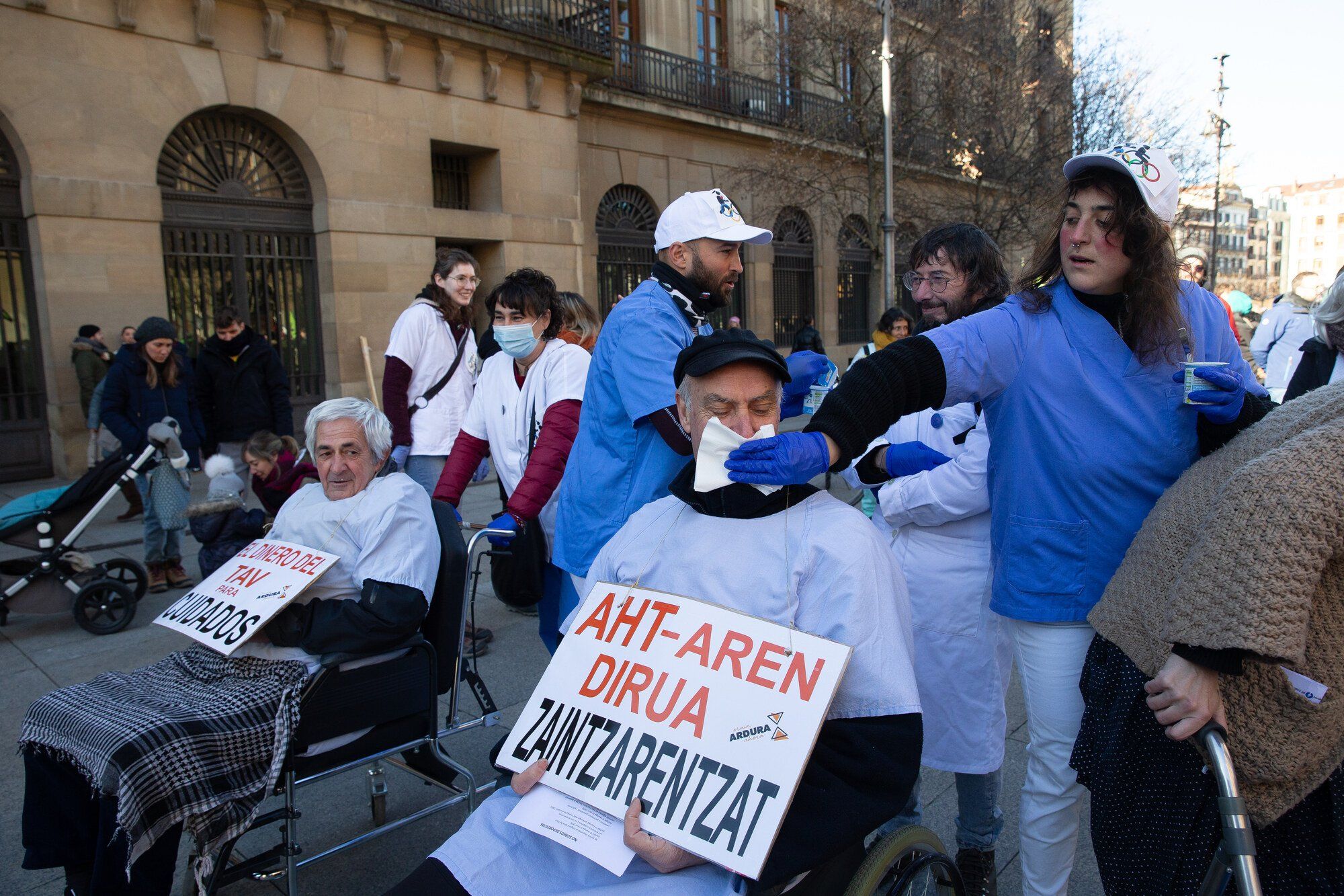 Manifestación en Pamplona contra el TAV y por un tren social