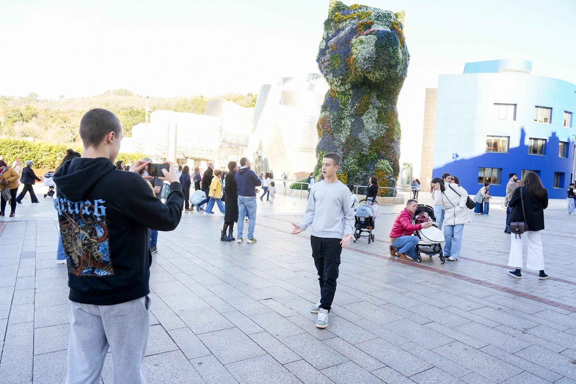 En imágenes: Bilbao está de moda: el buen tiempo atrae a miles de visitantes en el puente de diciembre