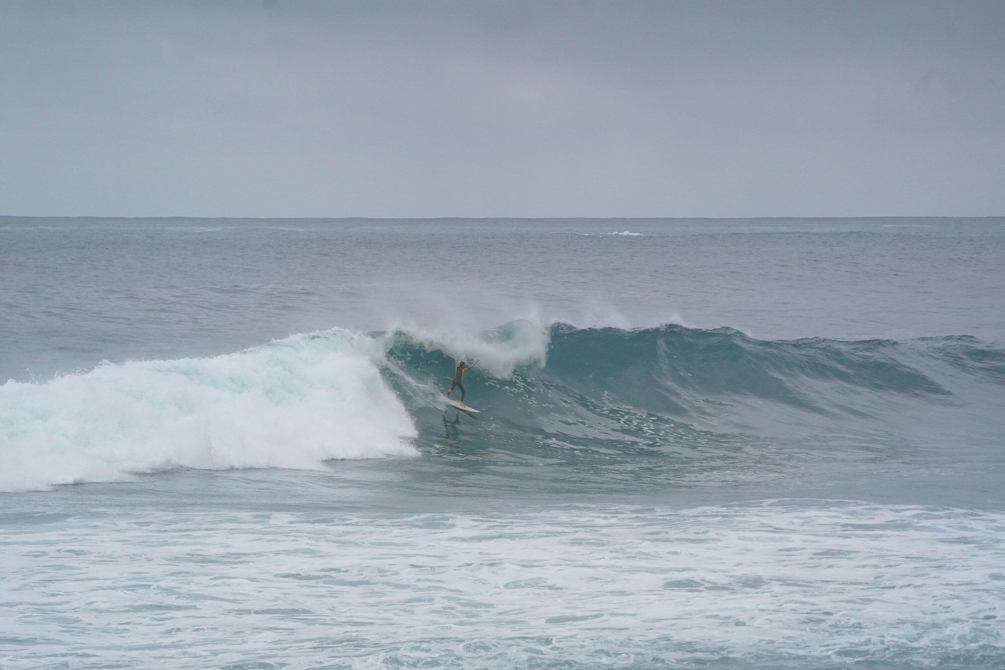 En imágenes: "La comunidad del surf está como loca, suele haber pocos días al año con olas como estas"