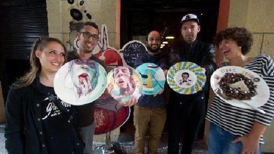 Algunos de los artistas que han participado en la exposición de A Fuego Negro.
