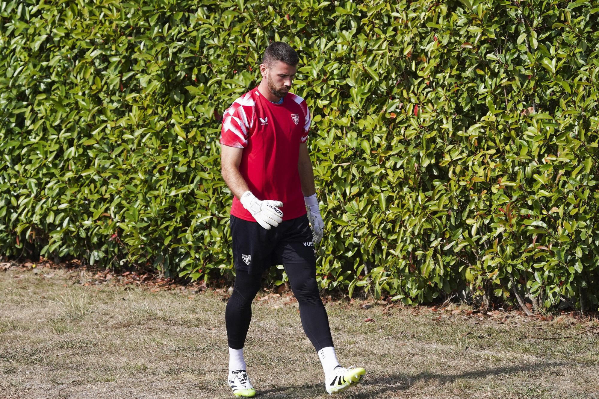 En imágenes: el Athletic entrena con Paredes y sin Adu Ares
