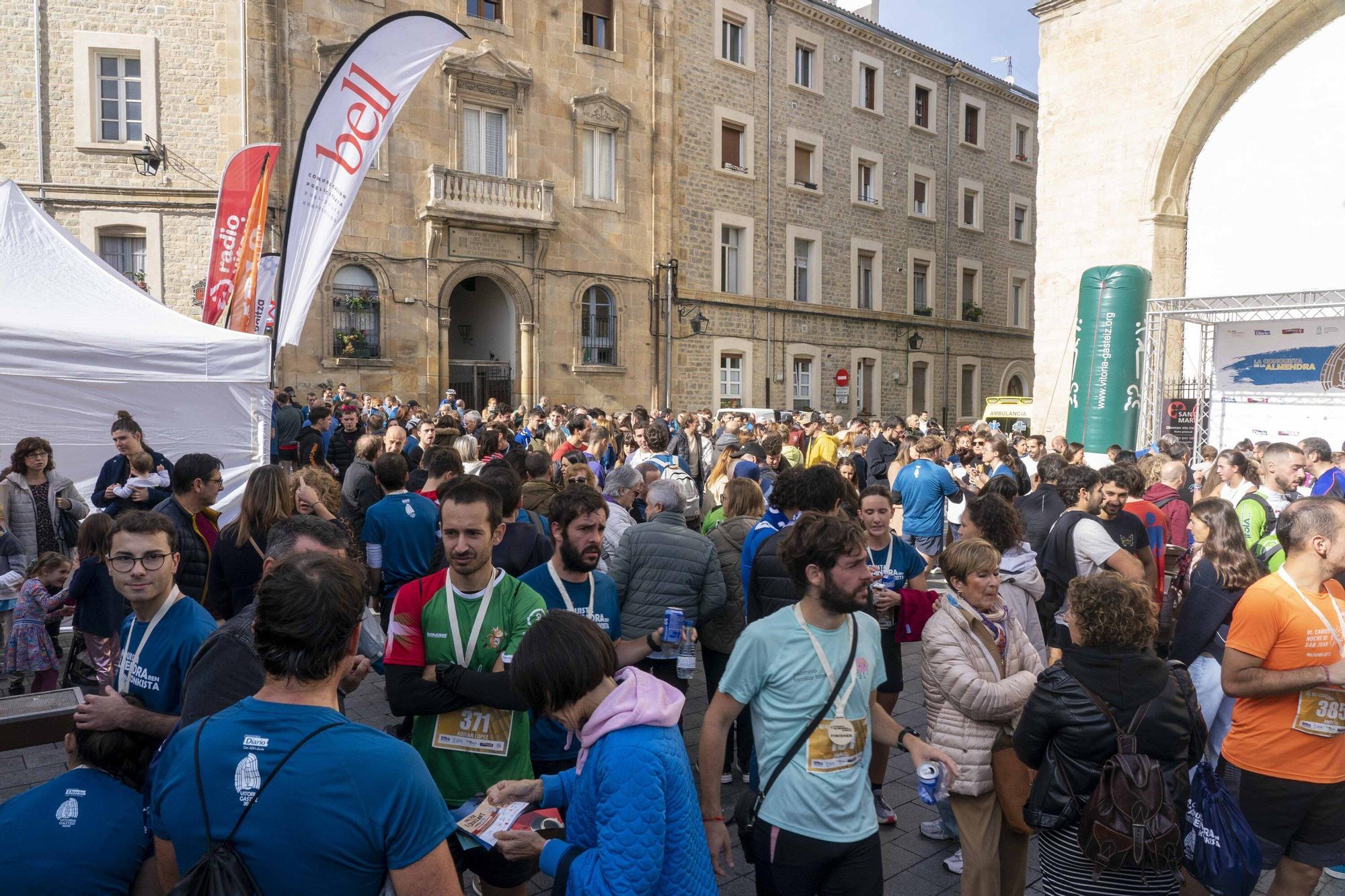 En imágenes: Un millar de corredores atraviesan la almendra