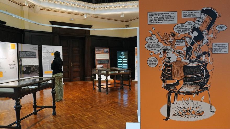 Euskaltzaindia muestra escritos y objetos de Gabriel Aresti