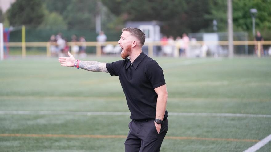 Iker Muniain debuta con triunfo en en banquillo del Derio