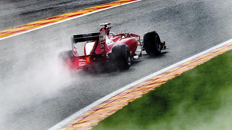 Alonso se encarama a la segunda posición en una jornada dominada por Webber