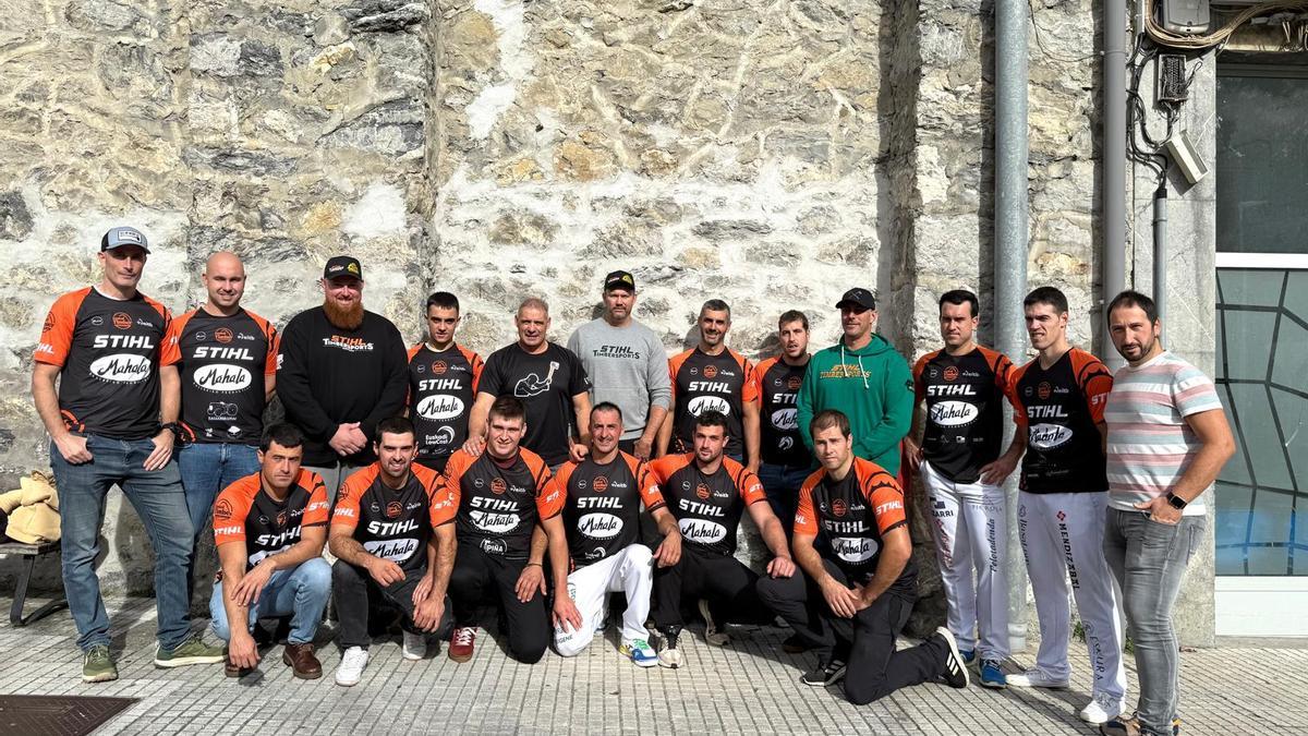 Algunos de los participantes y organizadores de Eusko Timber.