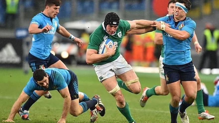 Irlanda comienza la defensa del título con triunfo en Italia