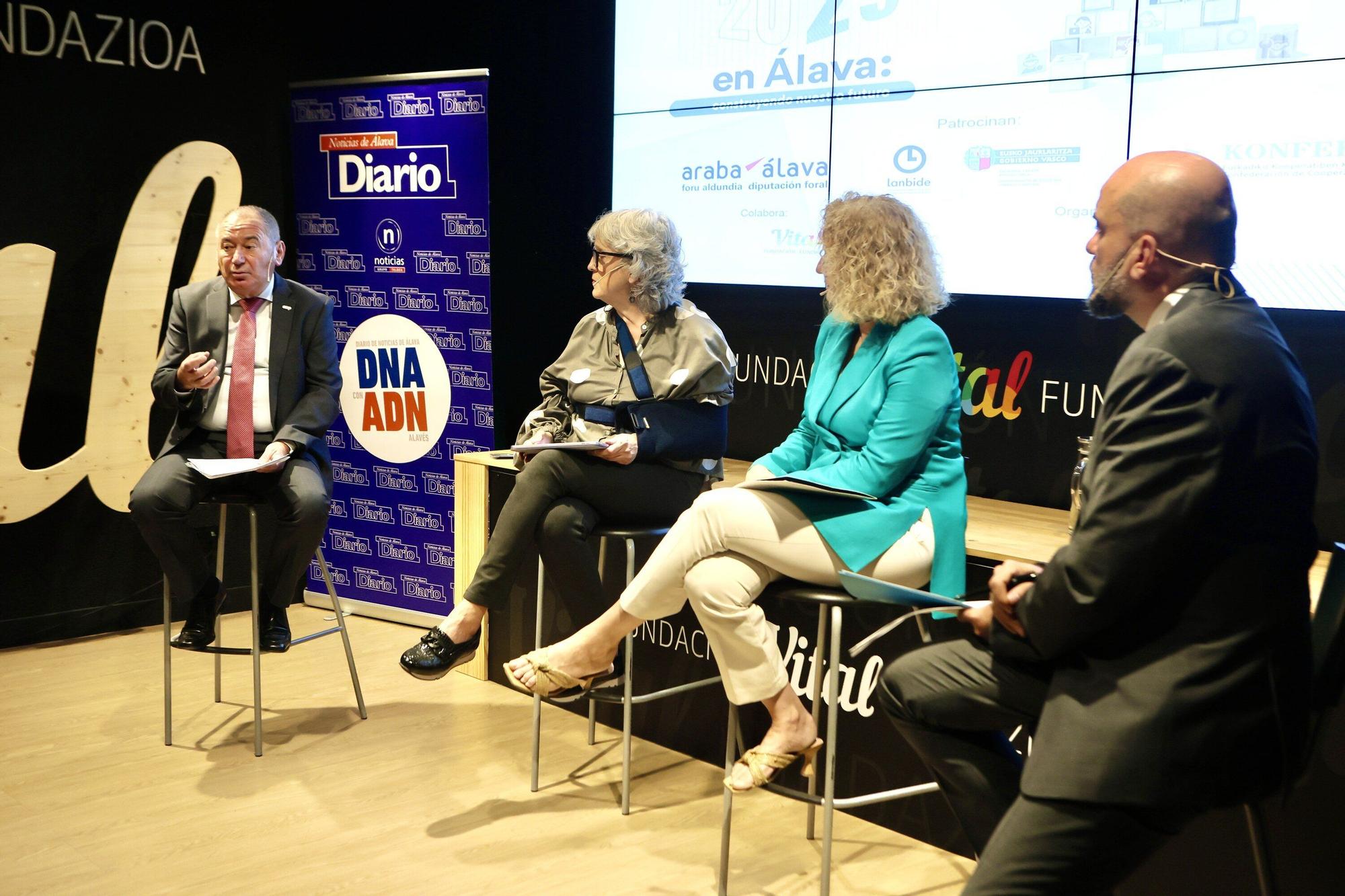 En imágenes: DNA aborda la situación del mercado laboral en Álava